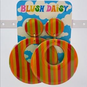 Blush Daisy Earrings 
New//Always Sold Out